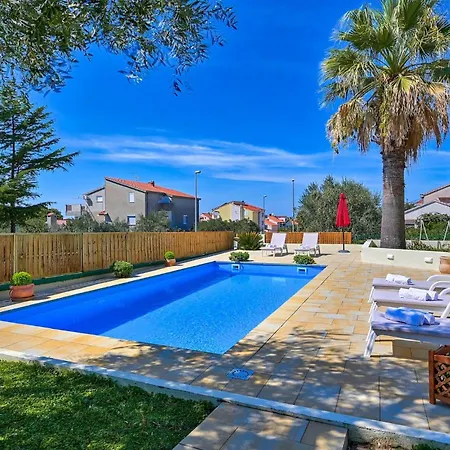 Holiday home Oscar *