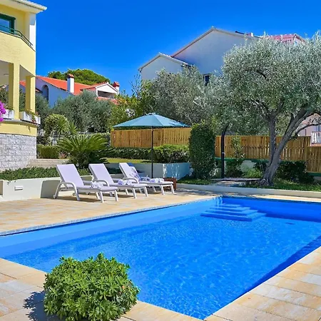 Oscar Holiday home *